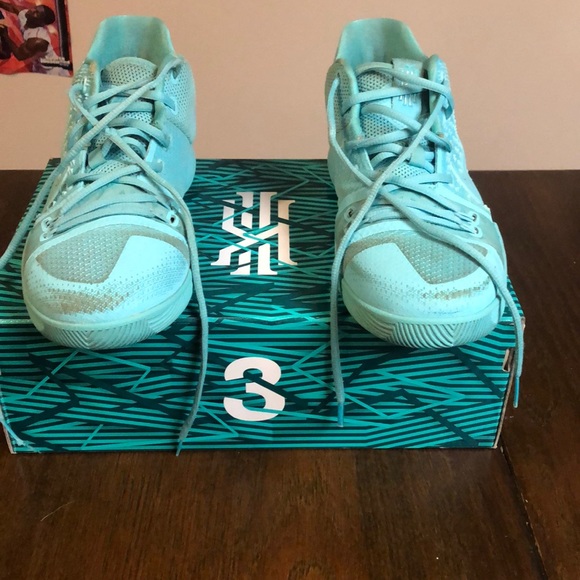 Kyrie 3s 6.5 (GS) - Picture 1 of 4
